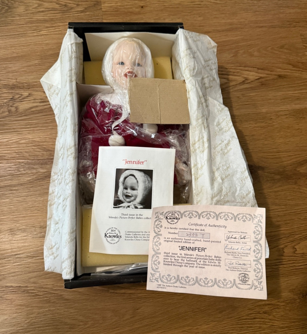 1987 Knowles Yolanda Picture Perfect Babies Jennifer Porcelain Doll NOS COA Box